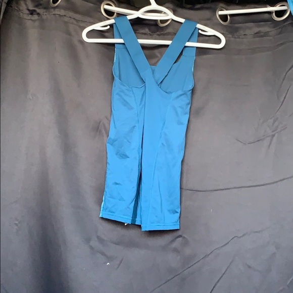 blue active wear tank top - Picture 2 of 3